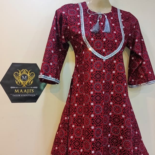Ladies cultural 2 piece suit