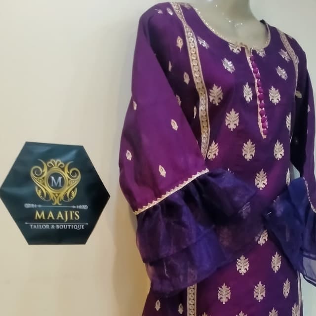 Ladies 2 piece designing suit
